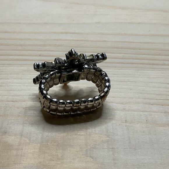 Vintage Silver-Tone Snowflake Stretch Ring With Rhinestone Accents - Picture 3 of 6
